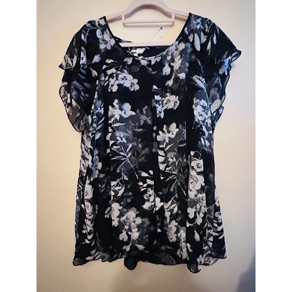 Roz & Ali‎ Floral Blouse Womens 2X Black White Excellent Flutter Sleeve Chiffon